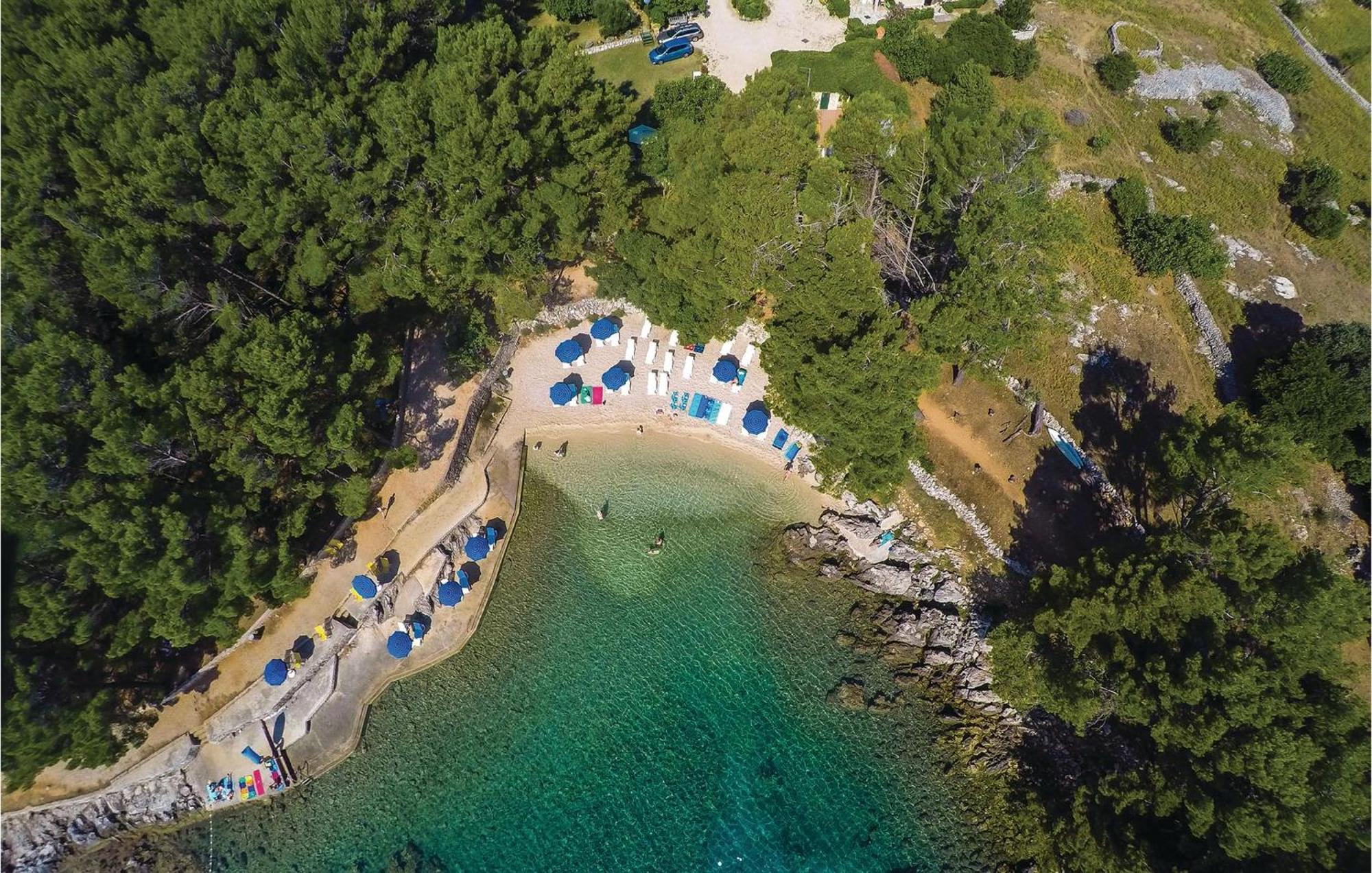 Lovely Apartment In Veli Losinj With Kitchen Exterior foto